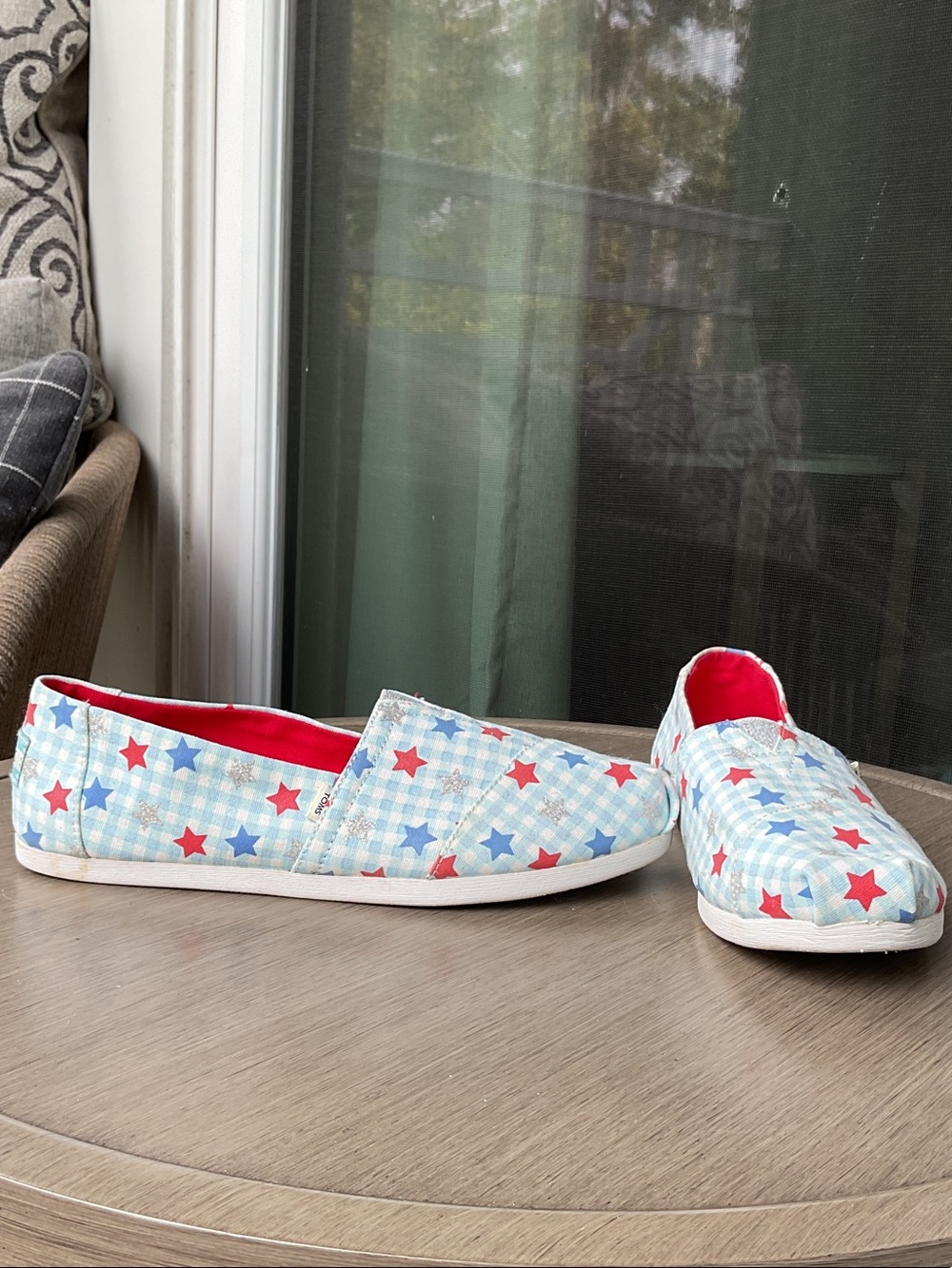 Toms Women's Slip-On Flats in Light Blue Plaid with Red & Blue Stars, Size 8